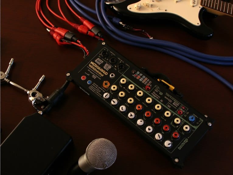 connecting devices to mixer