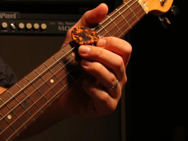 picks or fingers timing